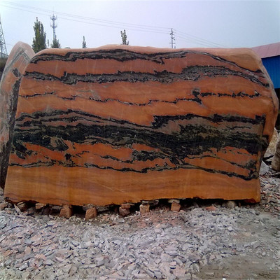 景觀石 以2.8噸每立方的比重，點(diǎn)綴園林優(yōu)美風(fēng)景線